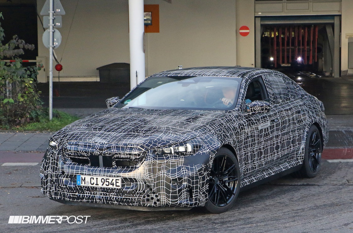 Leaked pictures of the new BMW M5 2024